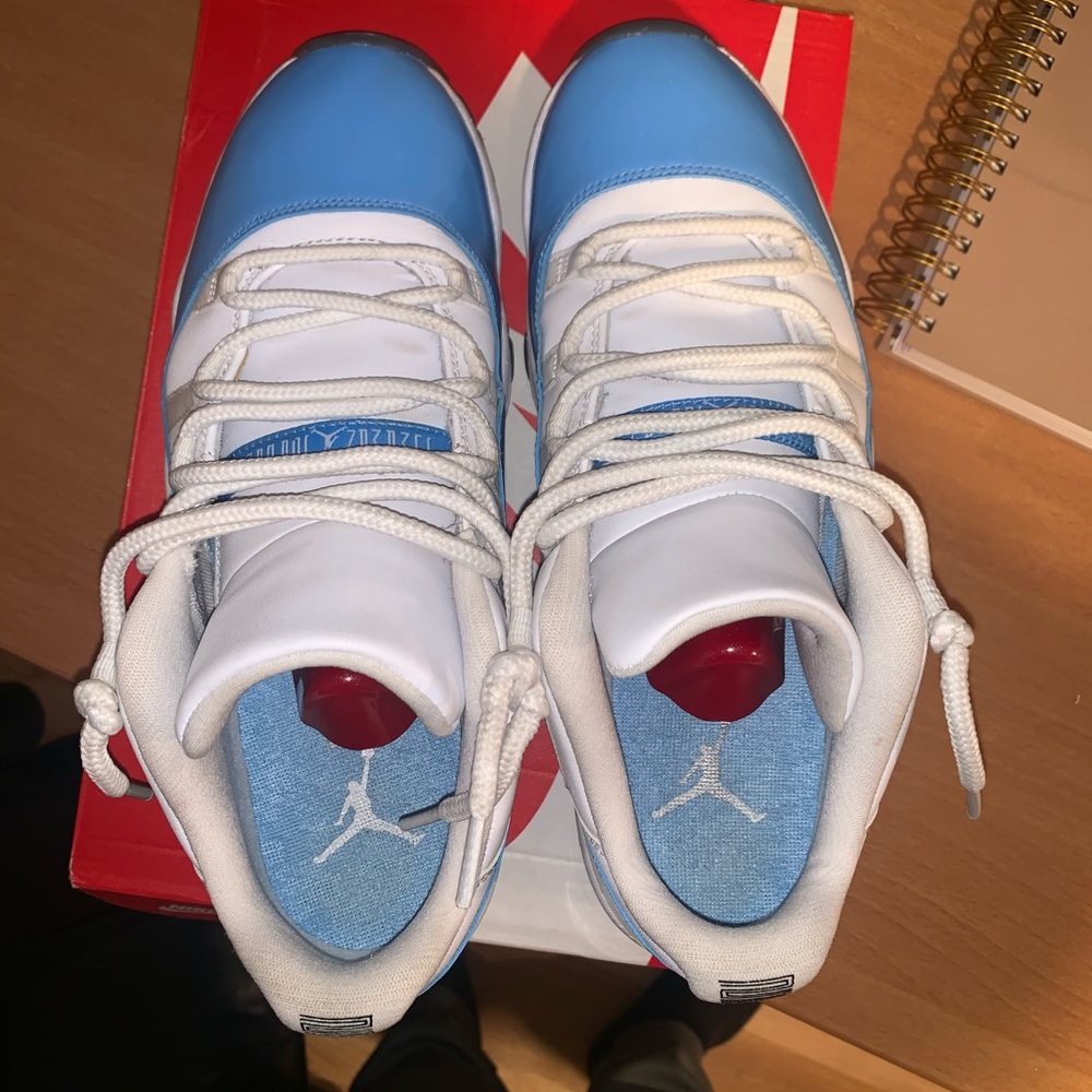 Air Jordan 11 ( Carolina blue )